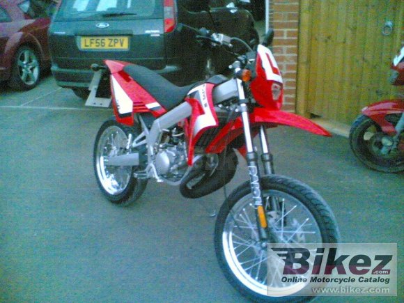 2006 Gilera SMT photo